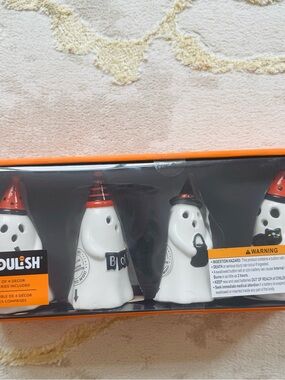 Ghoulish ceramic ghost set of 4 Halloween decor NWT